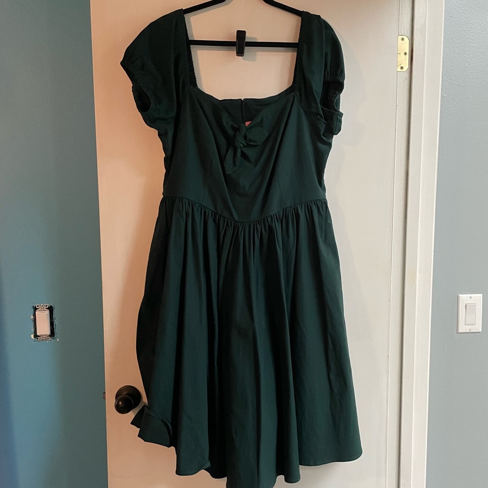 EUC 3x Hunter Green Vixen Swing Dress
